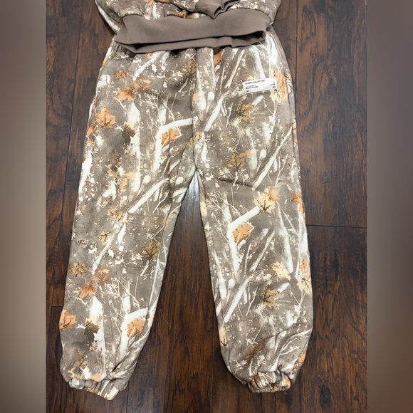 Comfrt Collection Camouflage Lounge Set - Picture 2 of 6